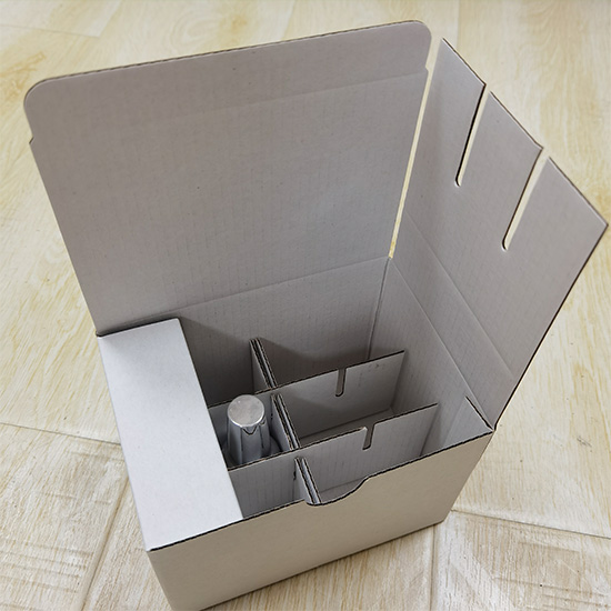 指甲油紙盒（hé）包裝 白色化妝品指甲油紙箱（xiāng）